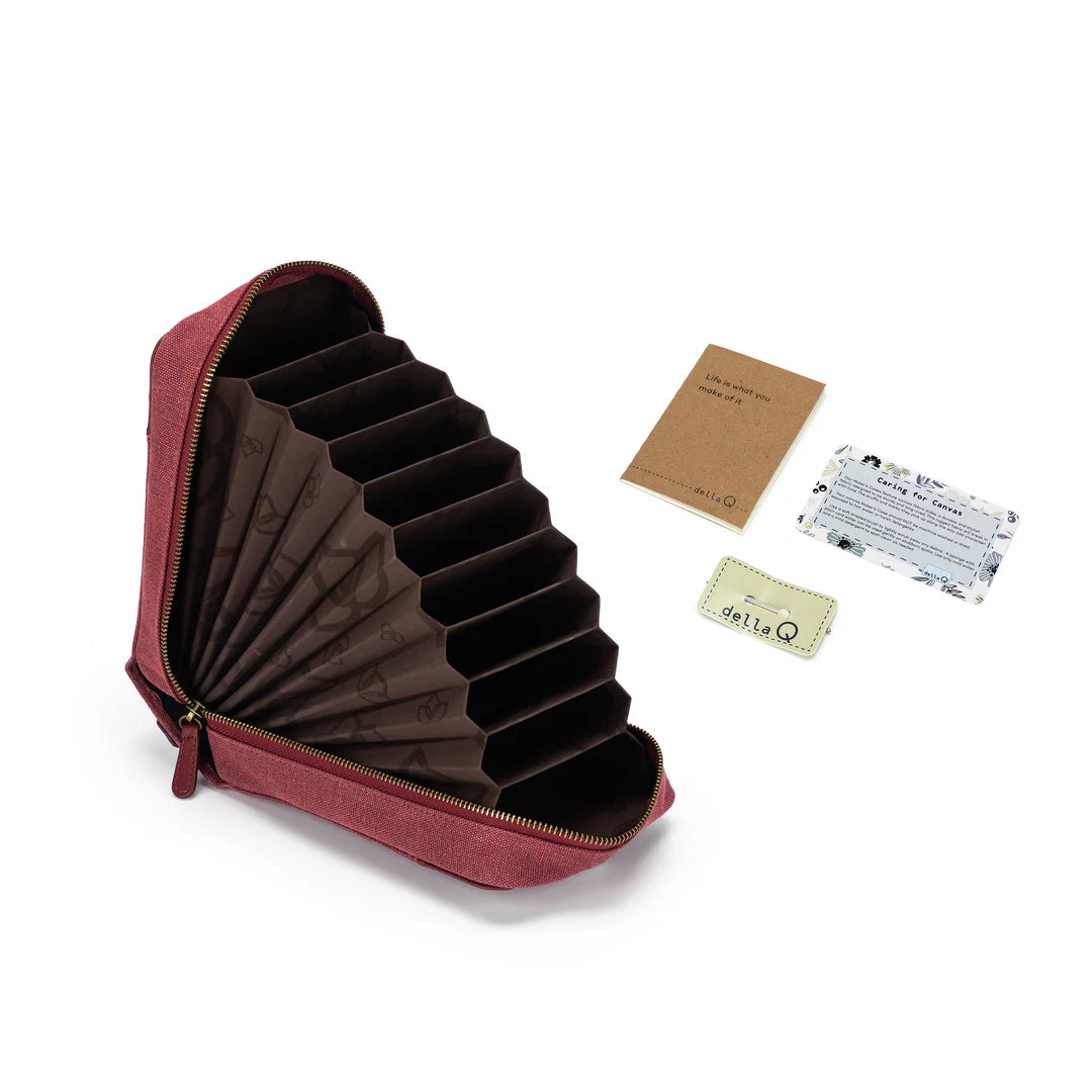 Della Q Makers Circular Needlecase